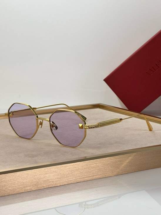 Picture of Valentino Sunglasses _SKUfw60677096fw